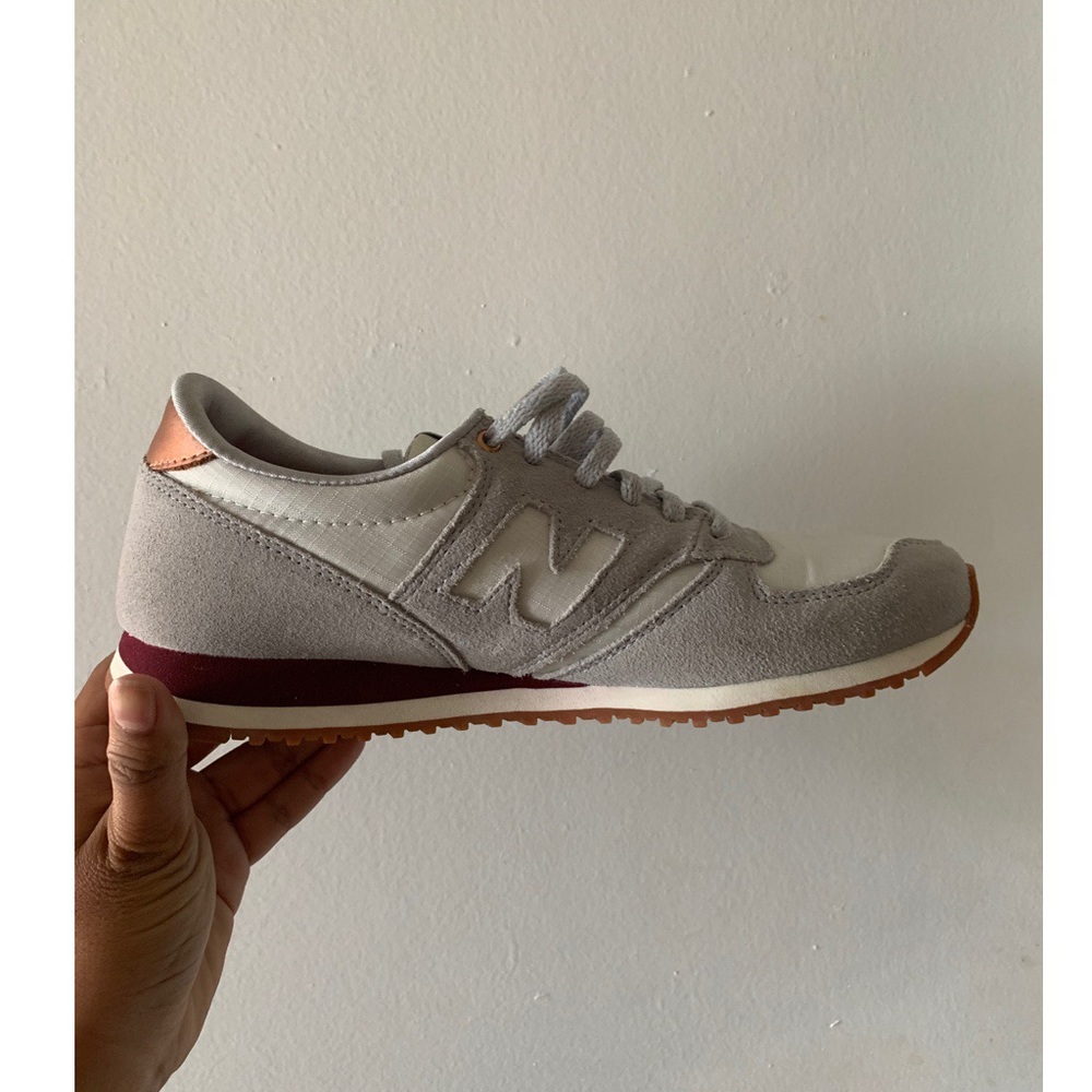 NEW BALANCE WOMEN SHOES